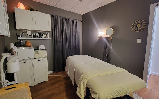 3 Moons Holistic Studio