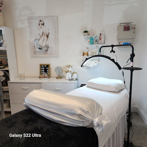 Permanent Makeup and Lash Extensions IC
